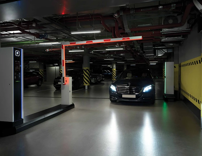 Шлагбаум GS14 со складной стрелой прямоугольного сечения 3 метра, подземный паркинг компании