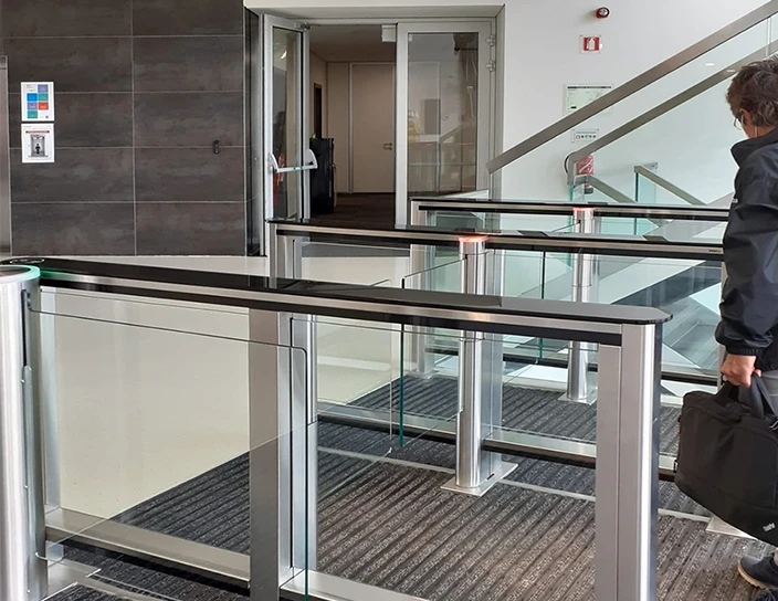 Скоростные проходы ST-01, офис компании Hovione, Португалия