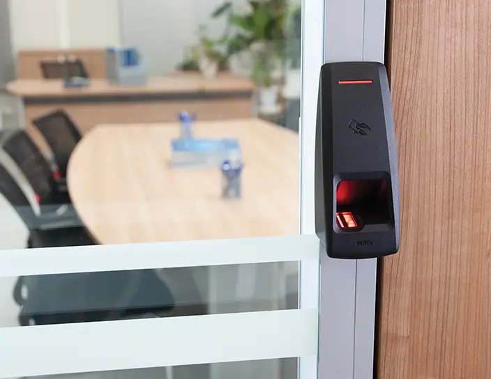 Биометрический контроллер CL15.1, офис PERCo, Санкт-Петербург