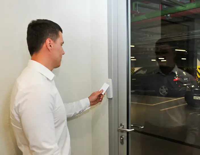 Мультиформатный считыватель IR19, офис PERCo, Санкт-Петербург