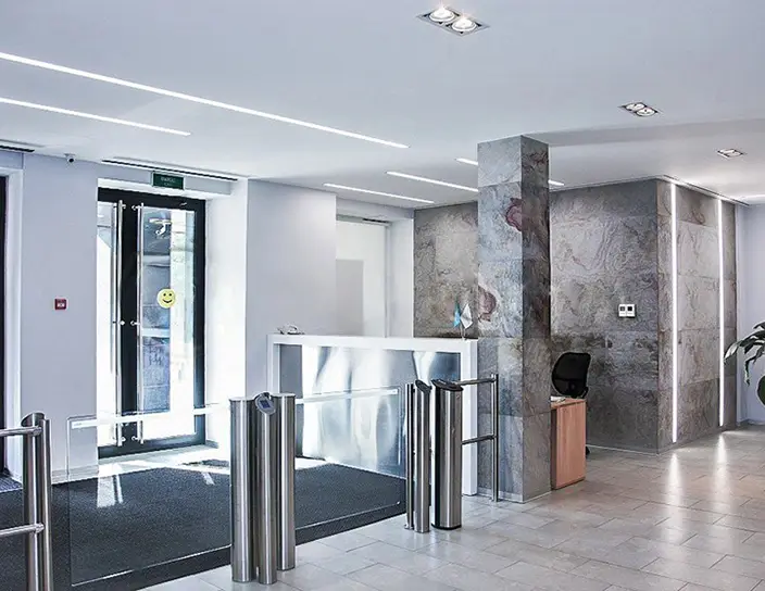 Автоматические калитки WMD-06, стойки-считыватели IRP01.2 (EMM/HID), бизнес-центр «Дубровка», Москва