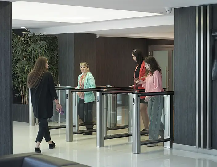 Скоростные проходы ST-01, бизнес-центр «Сенатор», Санкт-Петербург