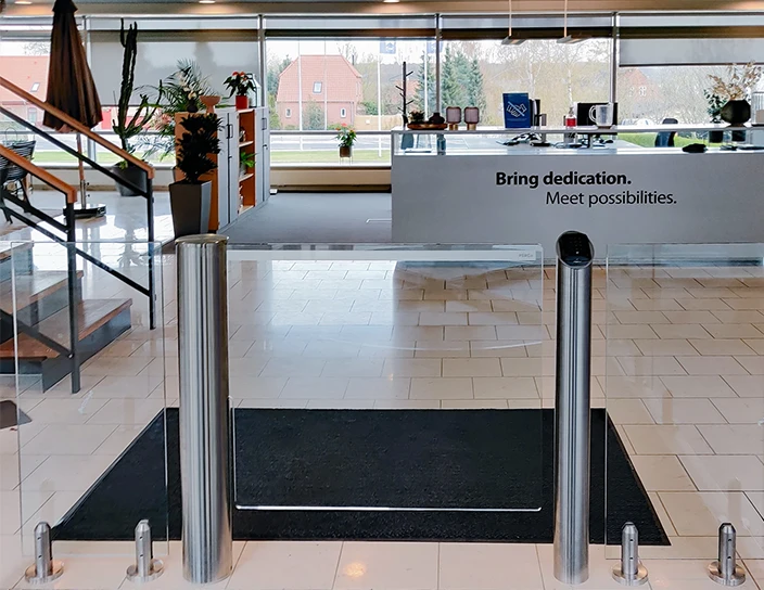 Автоматическая калитка WMD-06, главный офис компании JYSK,Брабранд, Дания