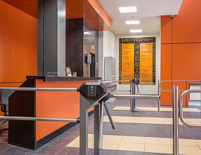 Электронные проходные KT02, ограждения серии BH, бизнес-центр «Меридиан», Новокузнецк