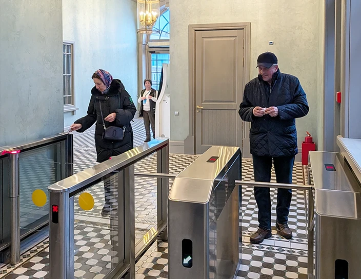 Тумбовые турникеты TTD-12A, скоростной проход ST-01, Нижегородский кремль, Нижний Новгород