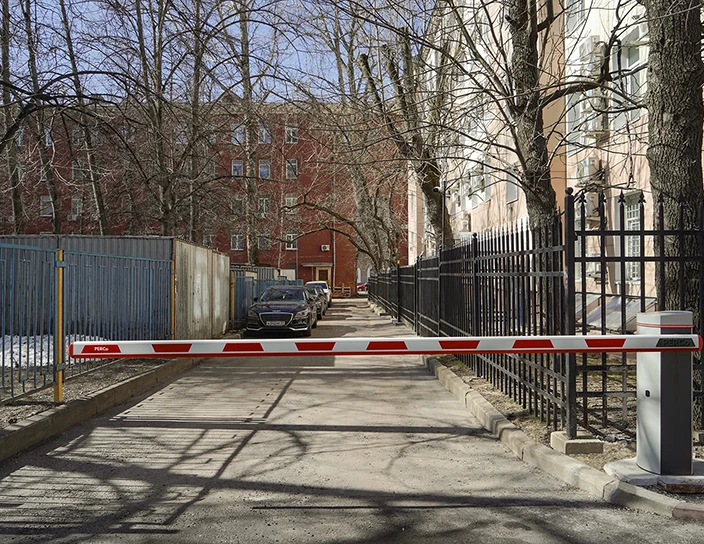 Шлагбаум GS04, жилой комплекс, ул. Кедрова, Москва