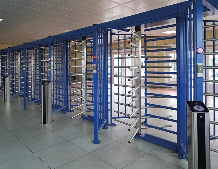 Полноростовые роторные турникеты RTD-16, складской комплекс маркетплейса OZON, Московская область