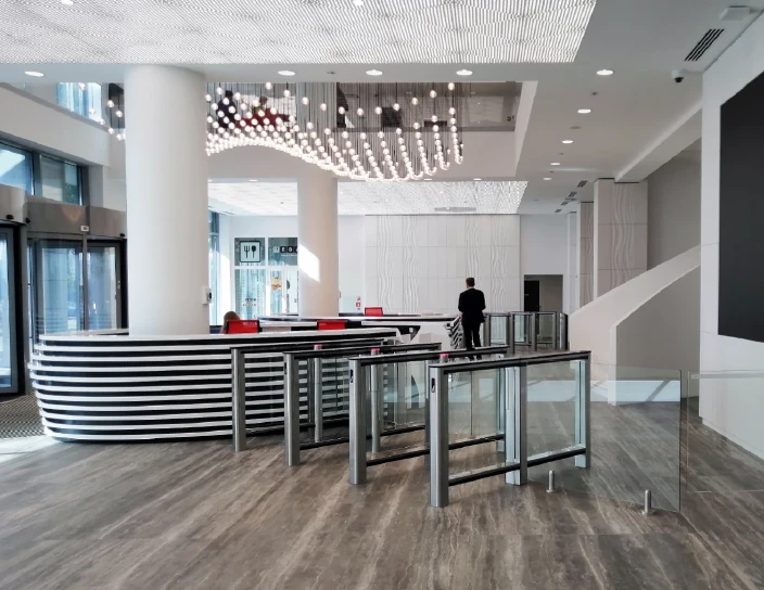 Скоростные проходы ST-01, автоматическая калитка WMD-06, ограждение BH06, офис компании Setl Group, Санкт-Петербург