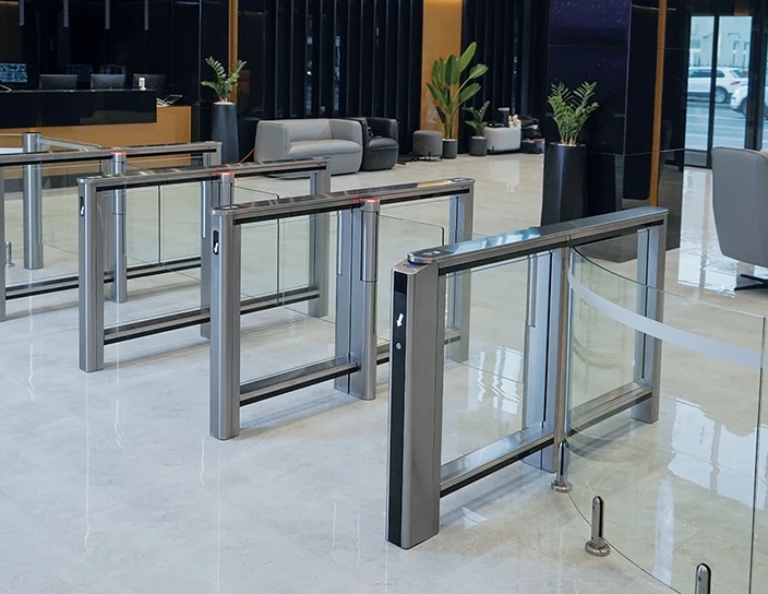 Скоростные проходы ST-01, картоприемник IC05, бизнес-центр «Сенатор», Санкт-Петербург