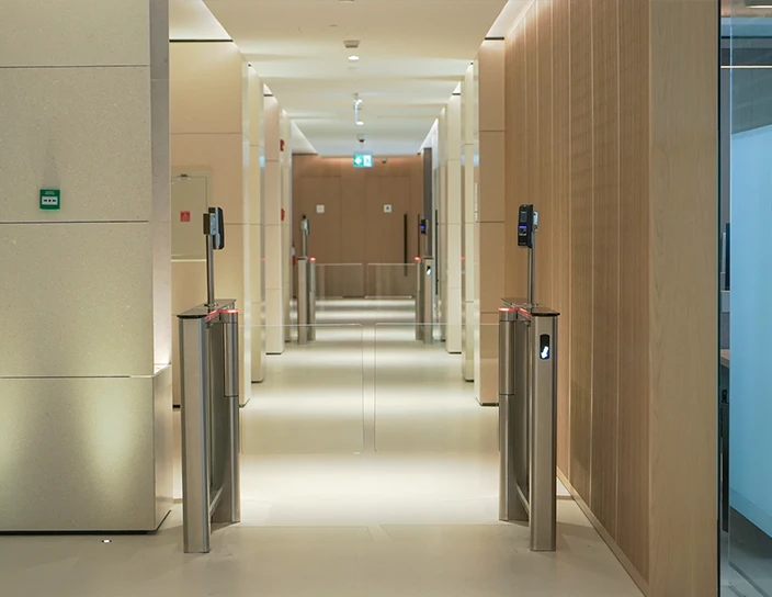 Скоростные проходы ST-01, головной офис компании G42, ОАЭ