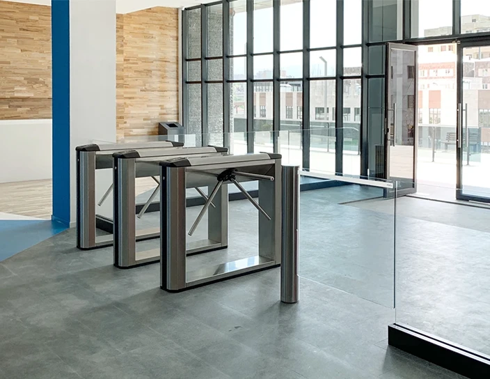 Тумбовые турникеты-триподы TBC01.1, турникет-трипод TTR-08А, автоматическая калитка WMD-06, Физкультурно-оздоровительный комплекс Газпрома, Армения