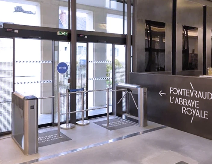 Тумбовые турникеты TTD-08A, Королевское аббатство Фонтевро, Франция