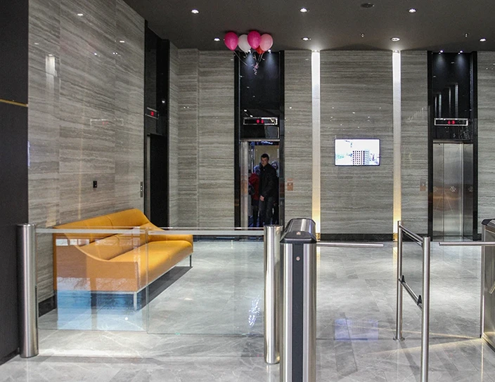 Тумбовый турникет-трипод TBC01 и калитка WMD-06, БЦ Баланс, Красноярск