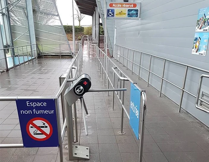 Турникет-трипод TTR-08A, парк развлечений Parc du Futuroscope, Франция