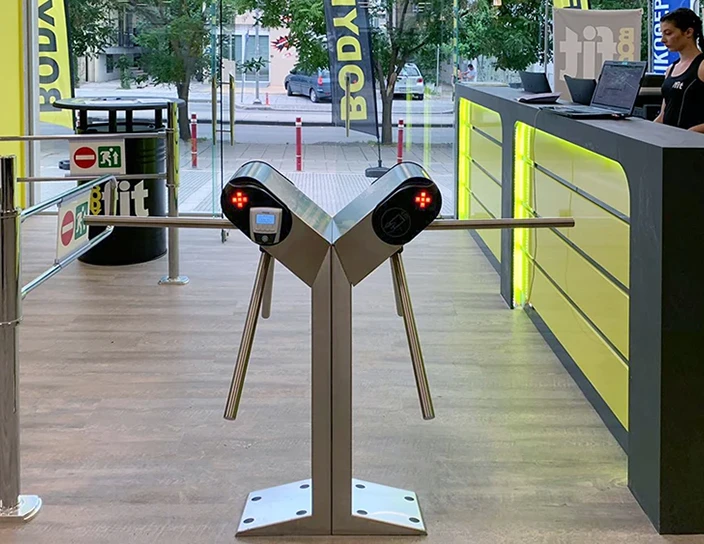 Турникеты-триподы TTR-08А, спортивный клуб Bodyfit, Греция